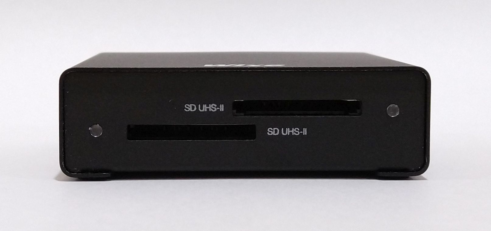 ダブルスロットカメラのSDカードデータも2枚同時に転送できる！USB 3.2 